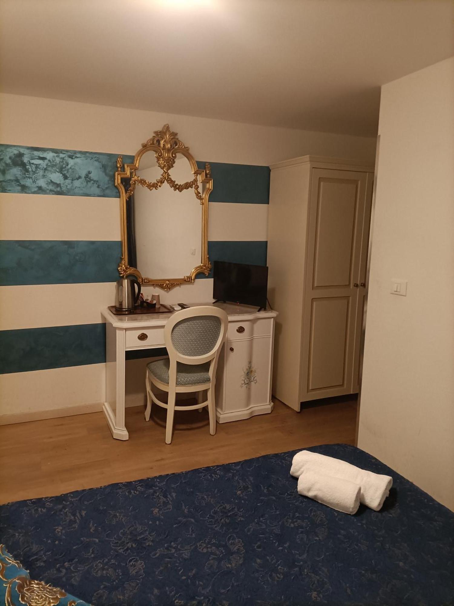Palazzo Lion Morosini - Check In Presso Locanda Ai Santi Apostoli Βενετία Εξωτερικό φωτογραφία