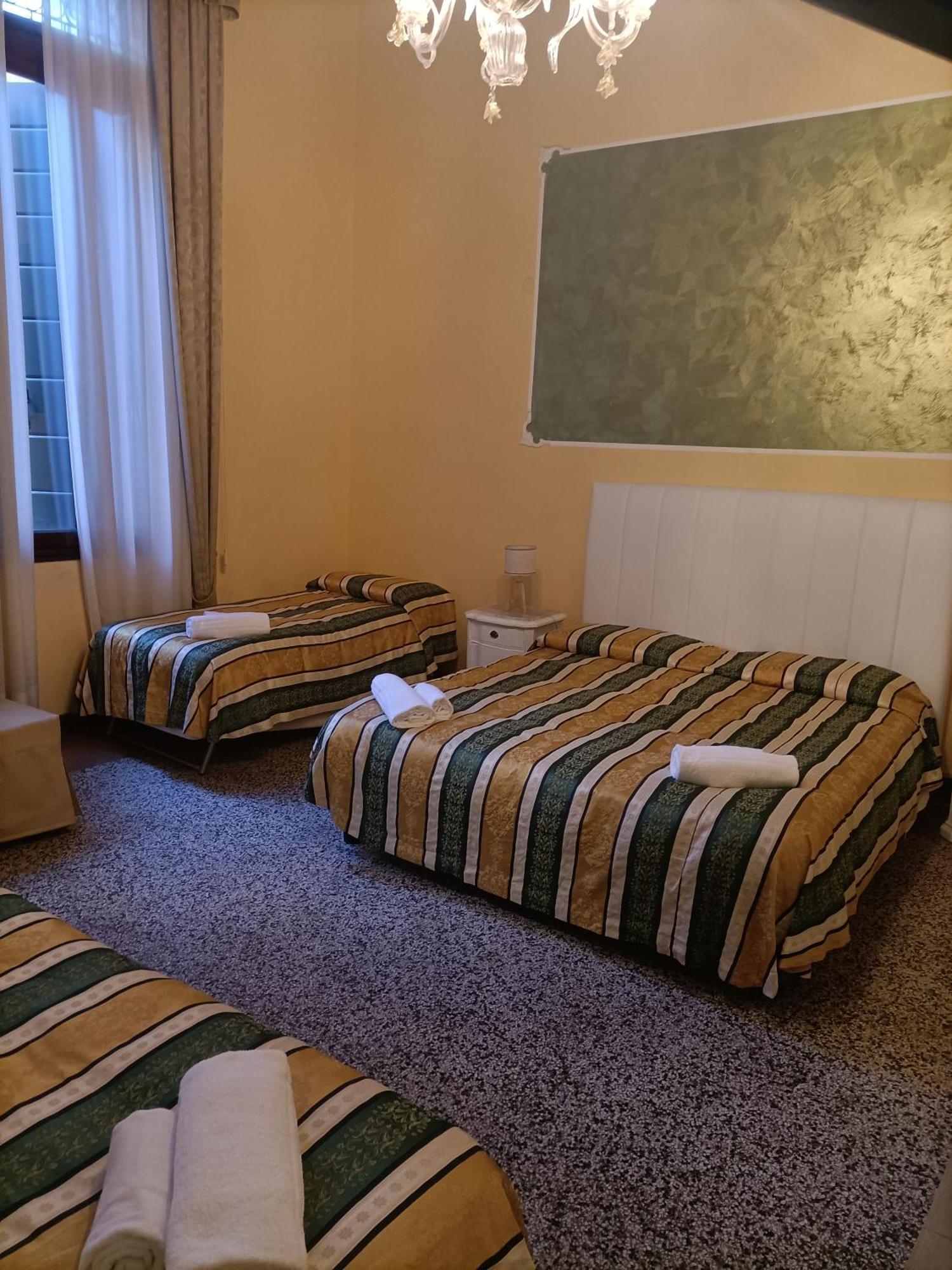 Palazzo Lion Morosini - Check In Presso Locanda Ai Santi Apostoli Βενετία Εξωτερικό φωτογραφία