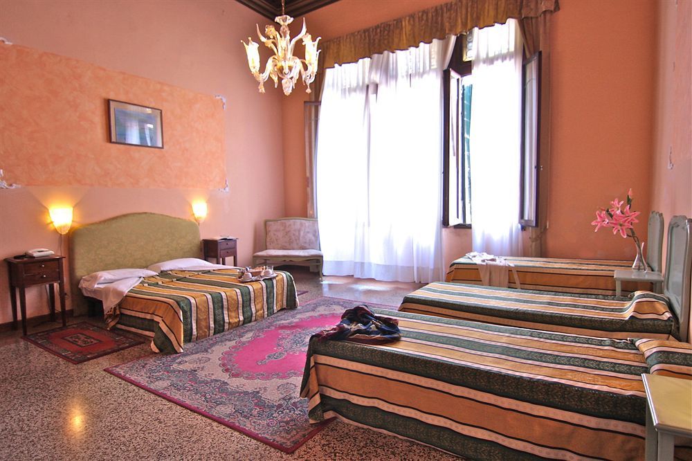 Palazzo Lion Morosini - Check In Presso Locanda Ai Santi Apostoli Βενετία Εξωτερικό φωτογραφία