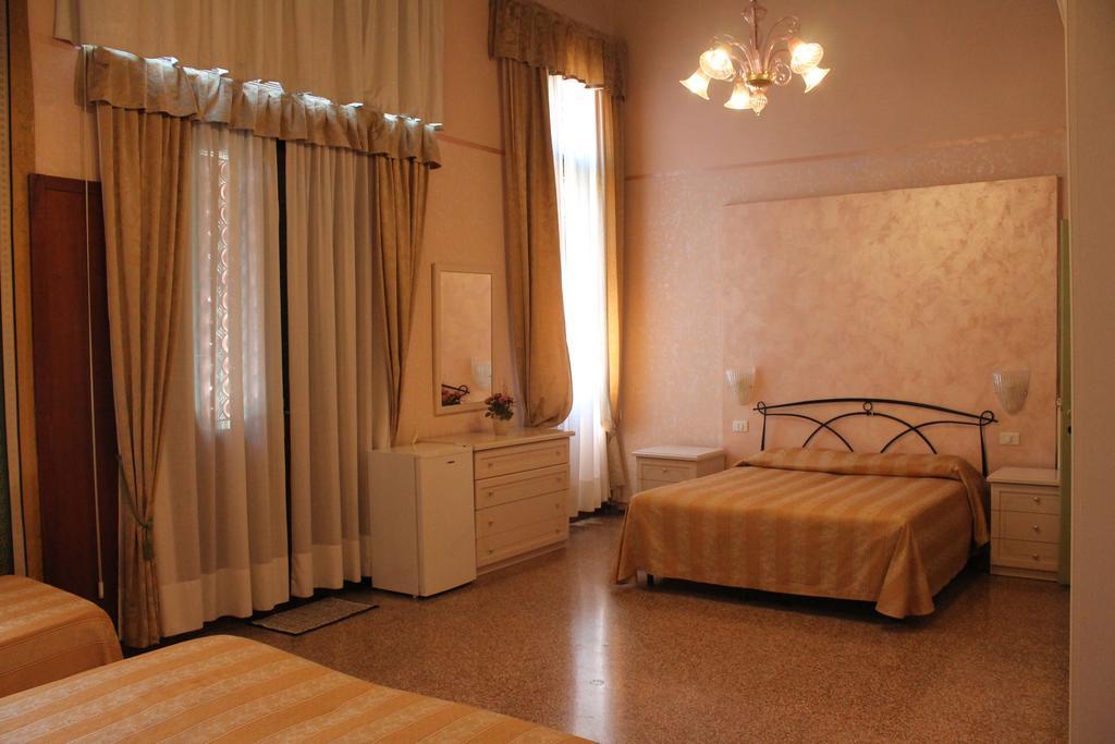 Palazzo Lion Morosini - Check In Presso Locanda Ai Santi Apostoli Βενετία Εξωτερικό φωτογραφία