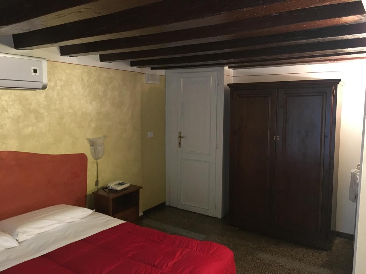 Palazzo Lion Morosini - Check In Presso Locanda Ai Santi Apostoli Βενετία Εξωτερικό φωτογραφία